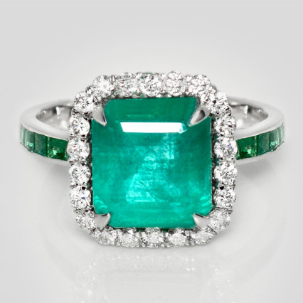 Ring 14K White Gold with Emerald and Diamonds